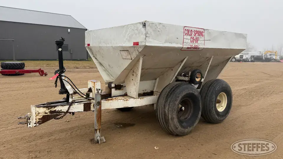 Tyler Mfg. Pull-Type Dry Spreader
