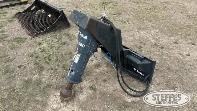 Bobcat HB880