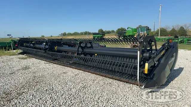 2020 MacDon FD135