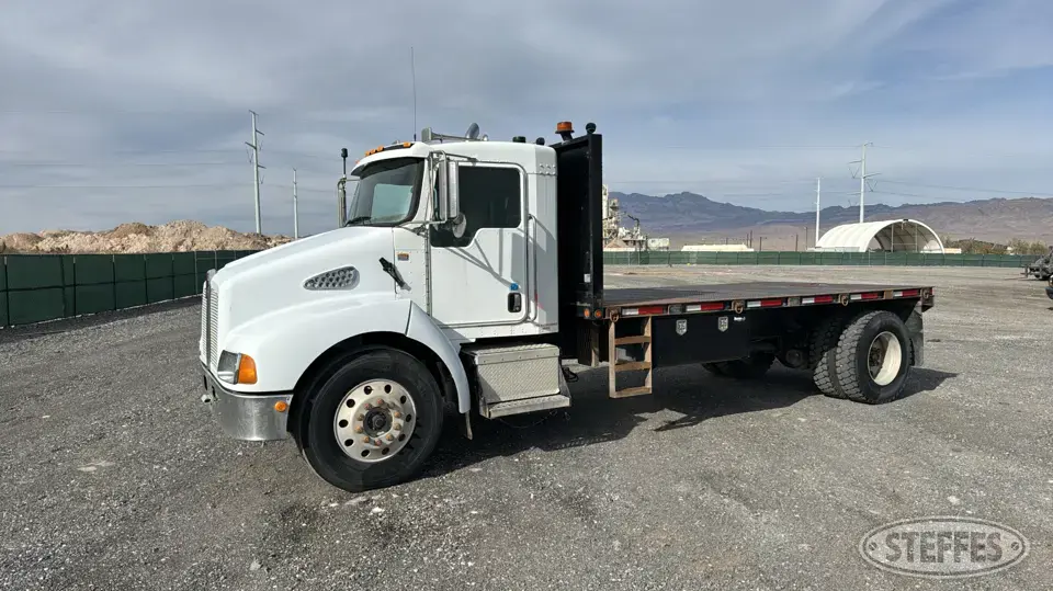 2008 Kenworth T300 Flatbed Truck