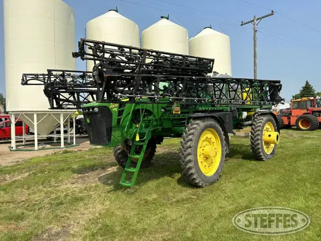 2010 John Deere 4930