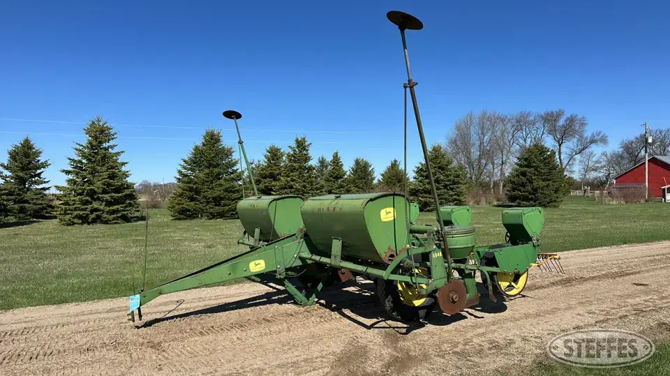 John Deere 494A Less Than 12 Row Planter