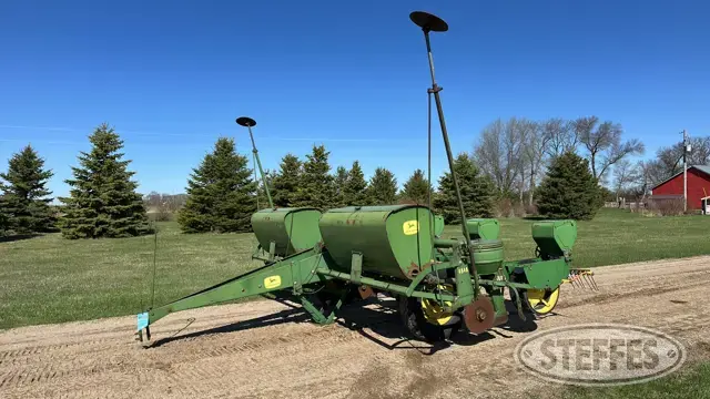 John Deere 494A