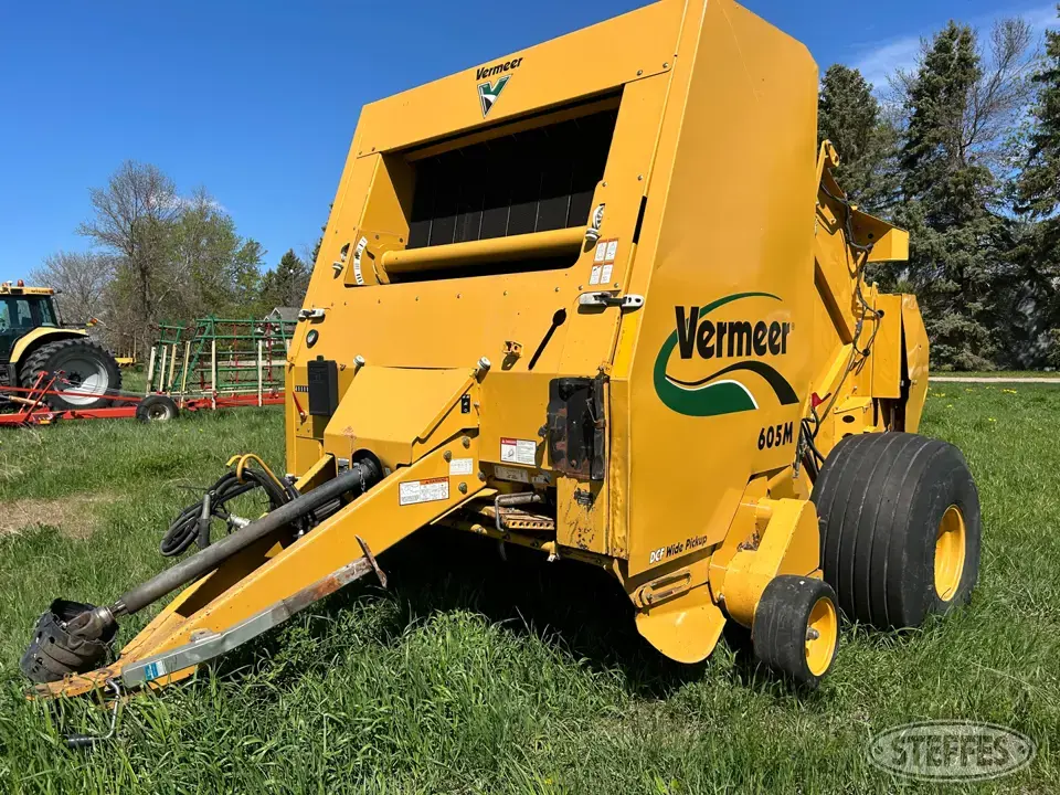 Vermeer 605M Round Baler