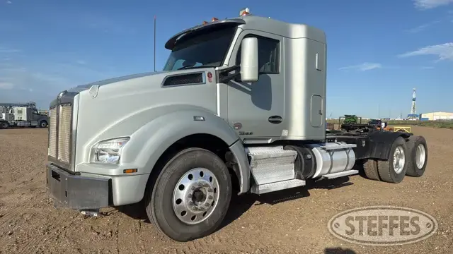 2021 Kenworth T880