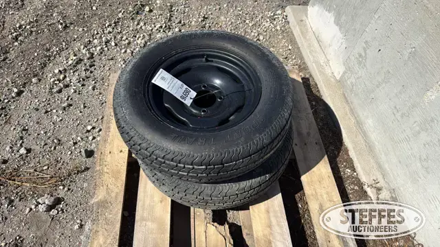 (2) Carlisle Sport Trail tires