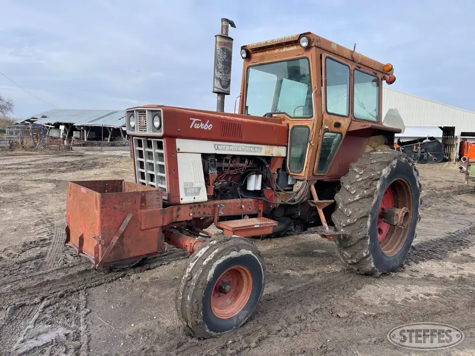 1973 International 1066 2WD Tractor