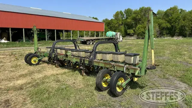 John Deere 7100
