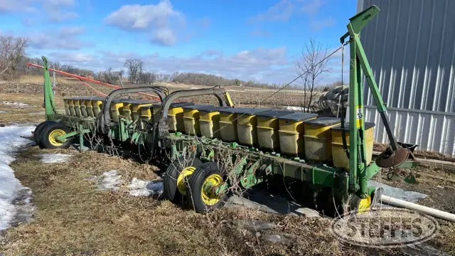 John Deere 7100