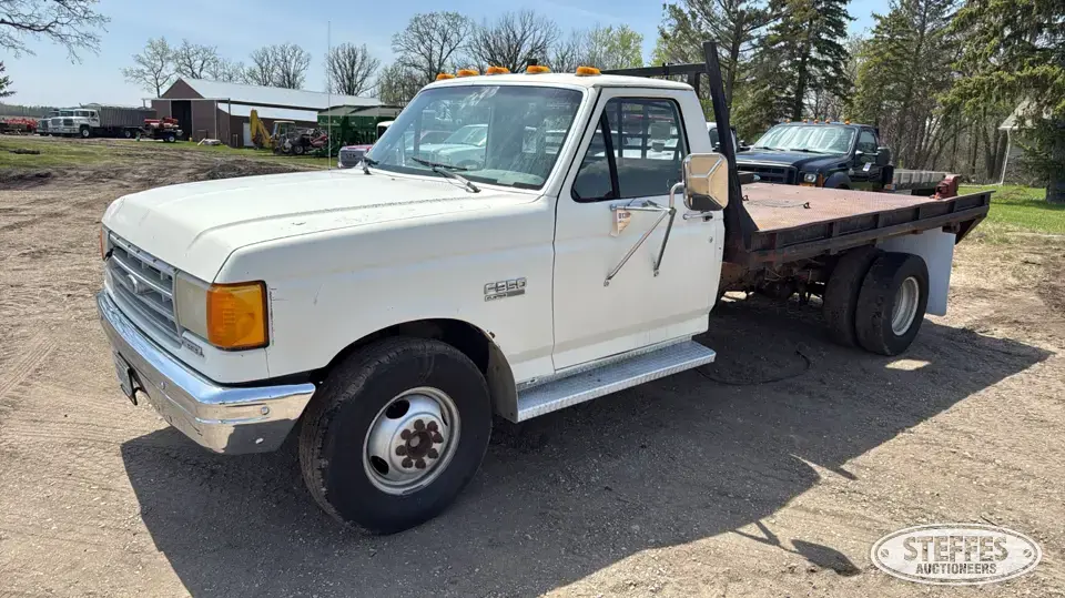 1989 Ford F-350 Custom Flatbed Truck