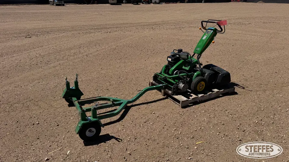 John Deere 220 E-Cut Hybrid Push Mower