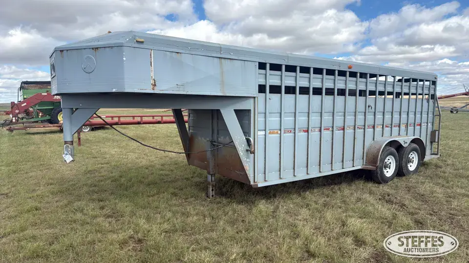1989 Titan Gooseneck Livestock Trailer