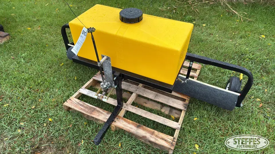 F-S Manufacturing Dandy-Lion killer Lawn Sprayers and Spreader