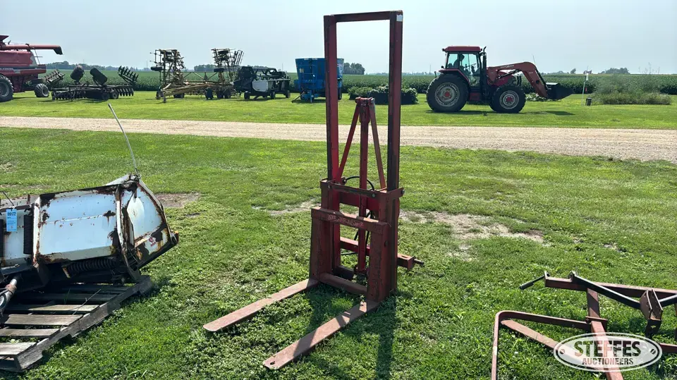 Westendorf 3 pt. forklift Farm Support Item