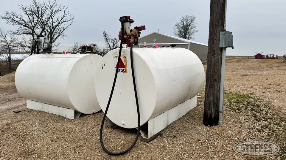 500 gal. fuel tank