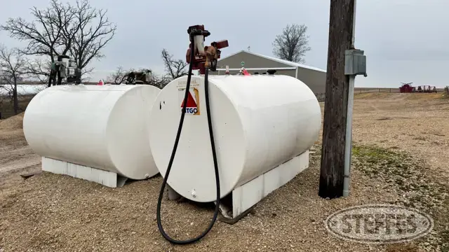 500 gal. fuel tank