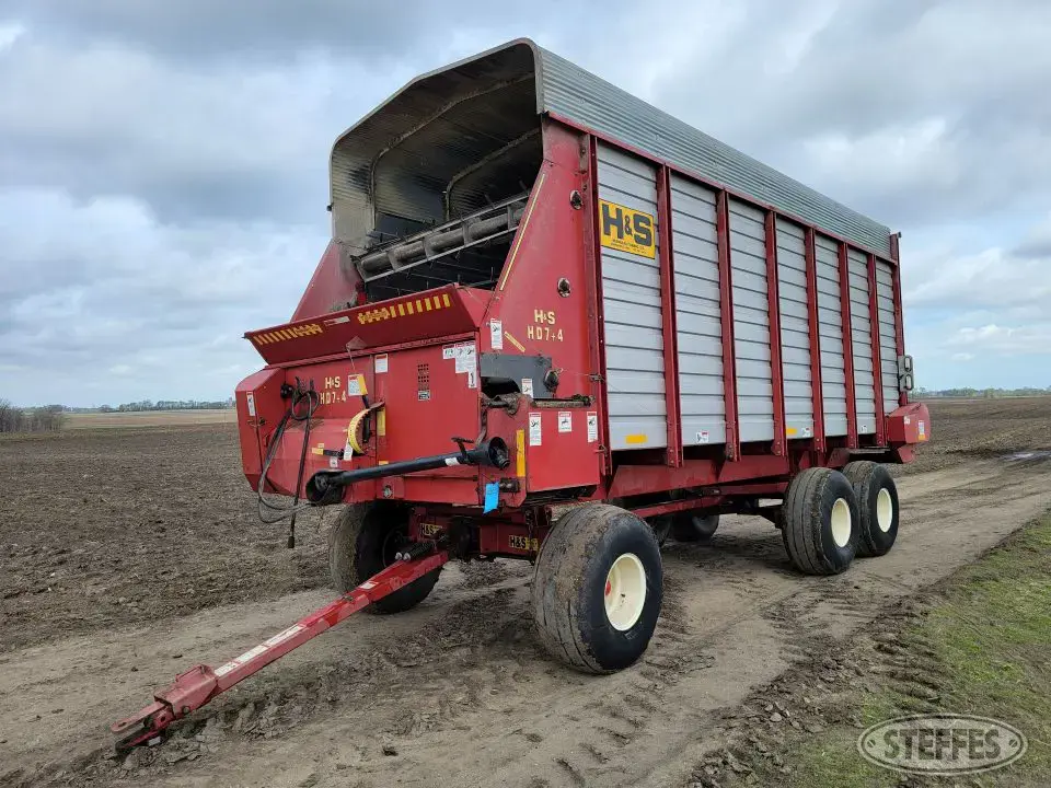 H&S HD 7+4 Forage Wagon