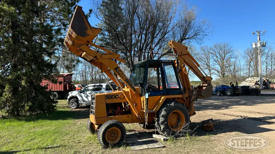 Case 580C Loader Backhoe