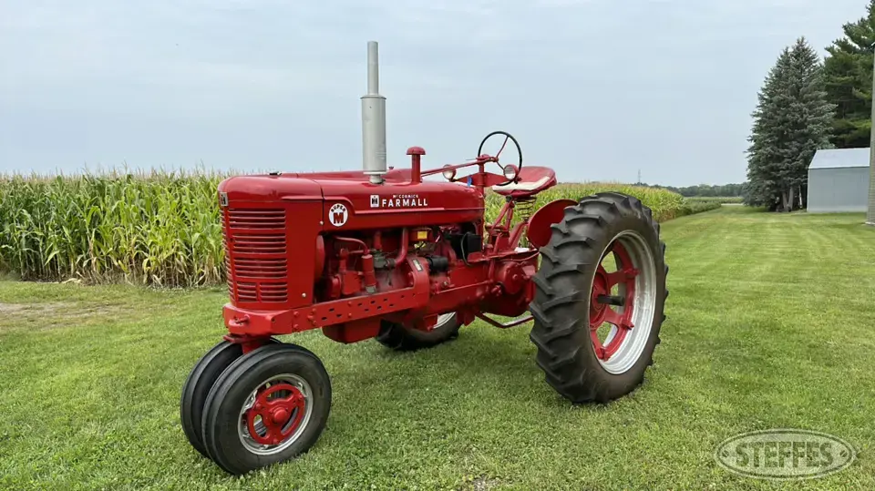 1952 Farmall Super M Collectible Show Tractors-Stationary Engine