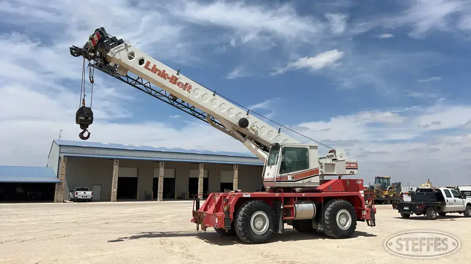 2005 Link Belt RTC-8030 Series II Rough Terrain Crane
