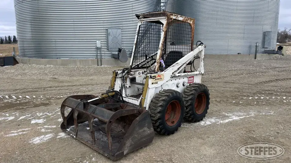 Melroe Bobcat M610 Wheeled Skid Steer