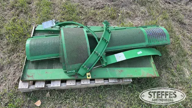 John Deere edible bean screens