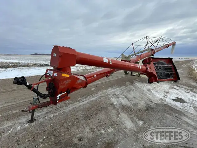 Buhler Farm King 1370
