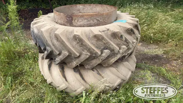 (2) 15-34 tires