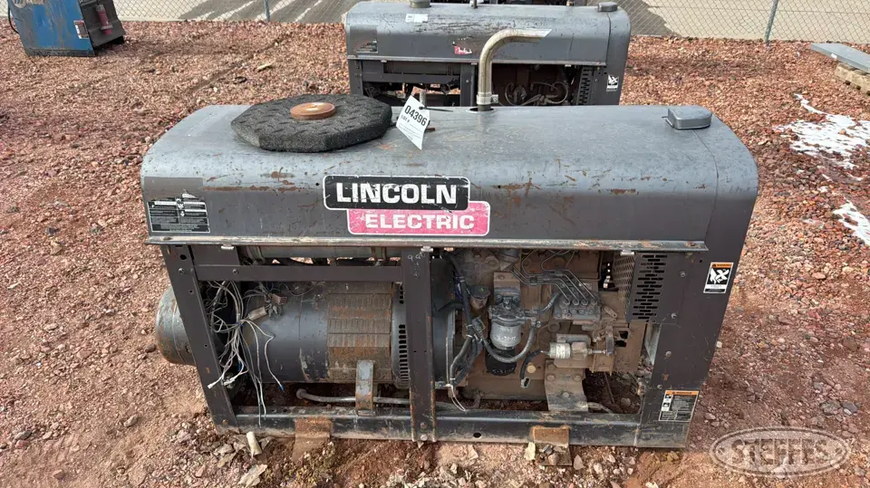 Lincoln Electric Classic 300D Welding