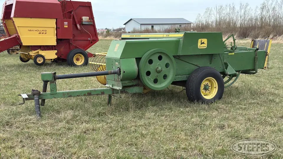 John Deere 336 Square Baler