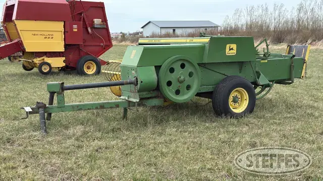 John Deere 336