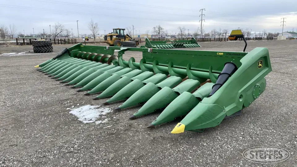 2022 John Deere C18R Corn Head