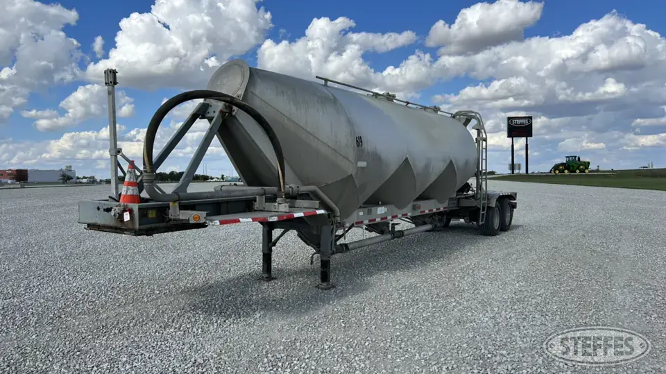 2005 LBT Inc Tank Trailer