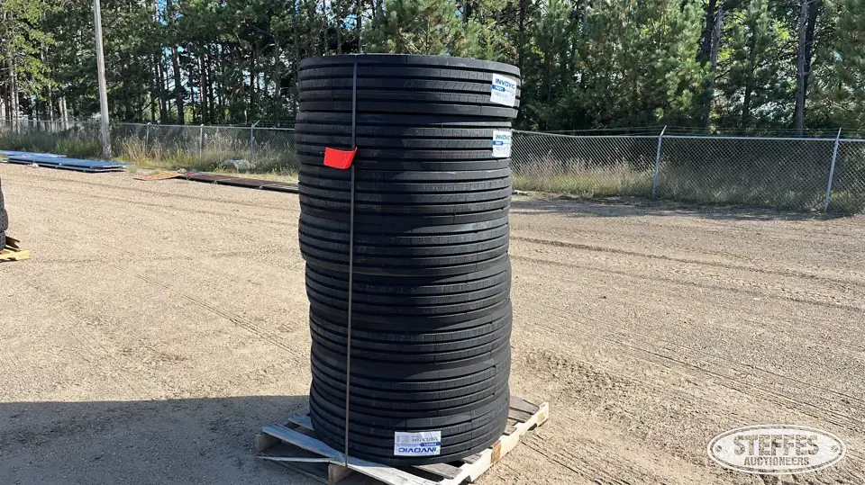(8) Invovic FM591 11R22.5 tires Truck Tire