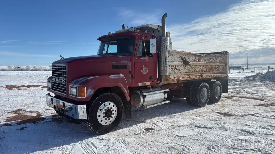 2000 Mack CH613 Dump Truck