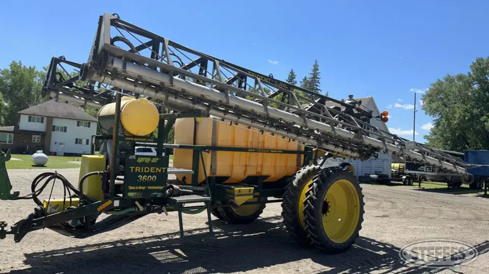 2006 Spray-Air Trident Pull-Type Sprayer