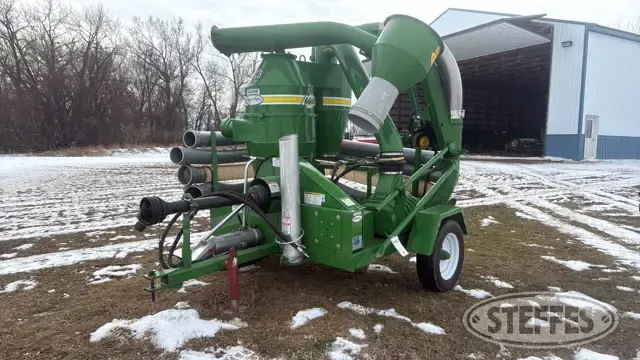 2014 Walinga Agri-Vac 6614