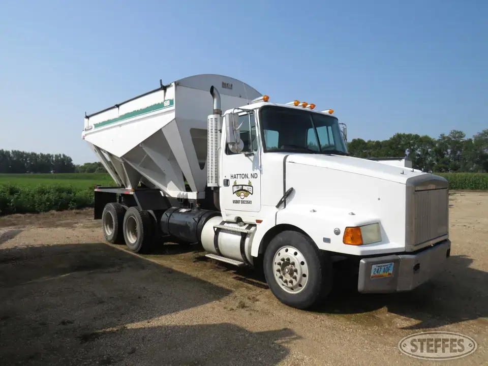 1992 White/GMC Aero WCA Tender Truck