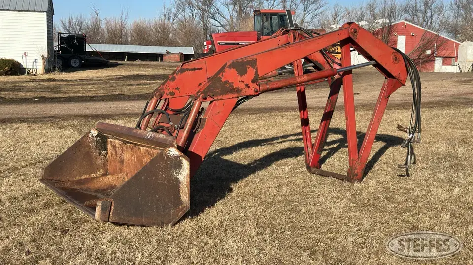 International 2250 Tractor Loaders and Attachment
