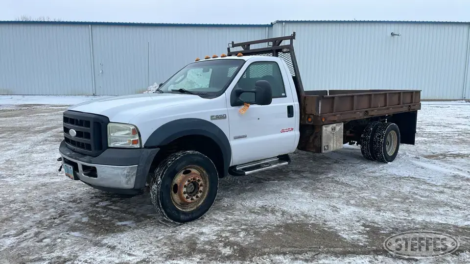 2006 Ford F-550 Flatbed Truck
