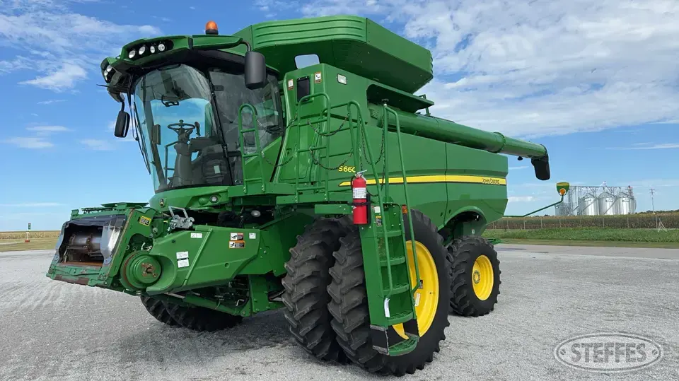 2013 John Deere S660 Combine