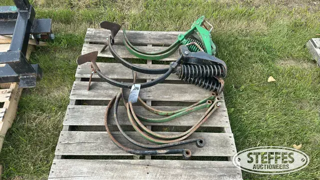 John Deere cultivator shanks