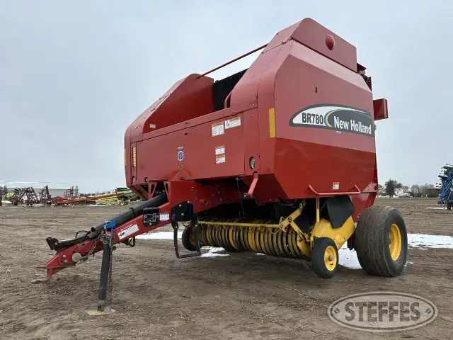 2004 New Holland BR780