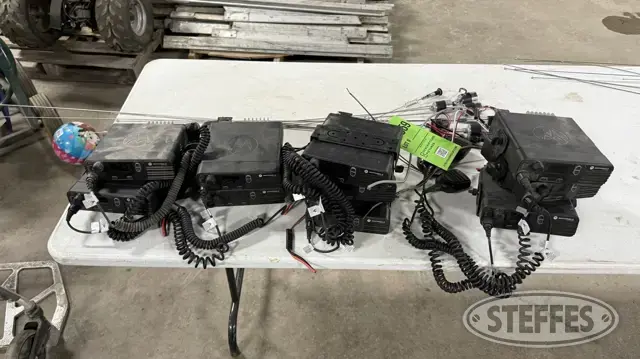 (10) Motorola XPR530 business band radios