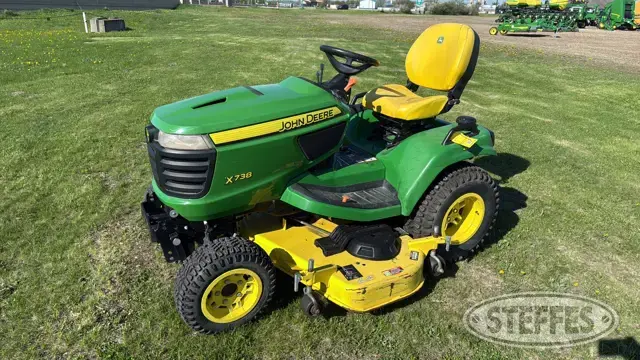 2021 John Deere X738