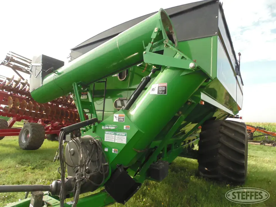 2013 Parker 1348 Grain Cart