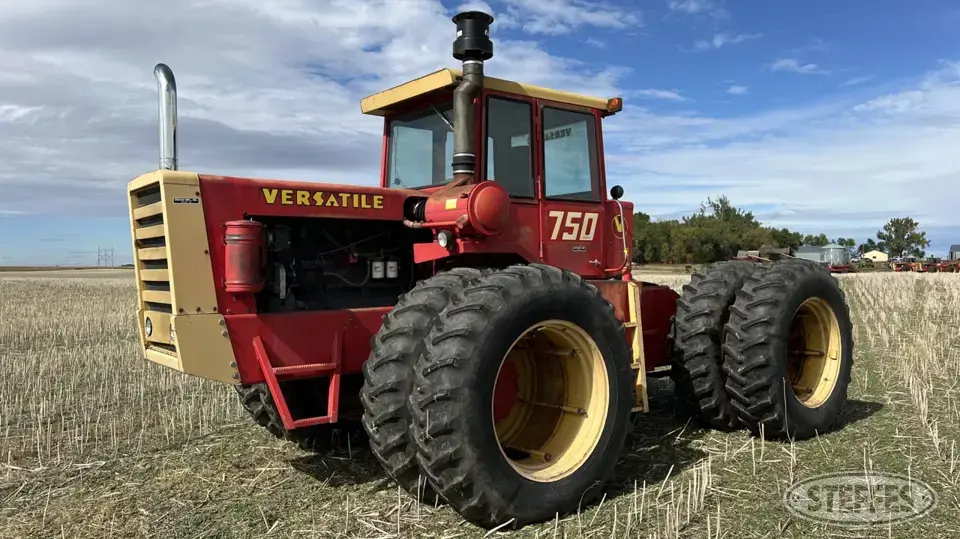 1976 Versatile 750 Series 2 4WD Tractor