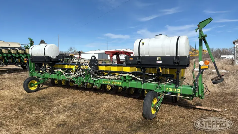 1993 John Deere 7300 12 or More Row Planter
