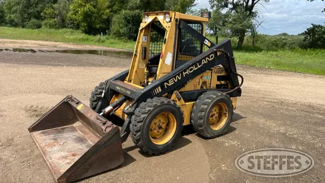 New Holland L555 Deluxe