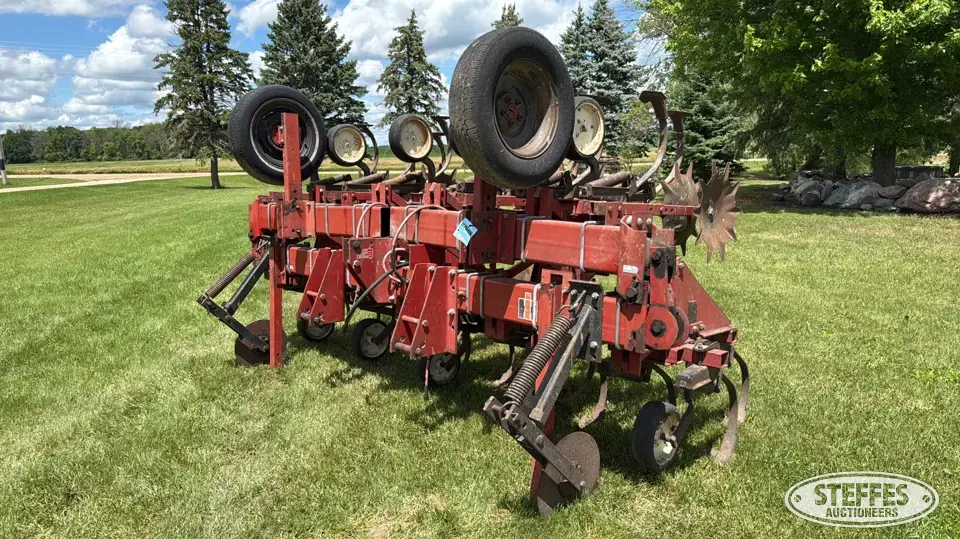 International 183 Row Crop Cultivator